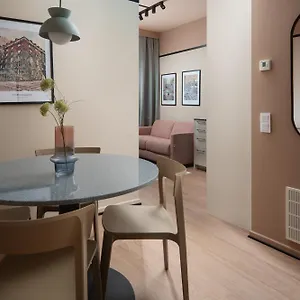 호텔 스카이호텔 아파트먼트, ***